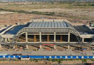 液壓千斤頂助力包銀鐵路站房網架頂升任務