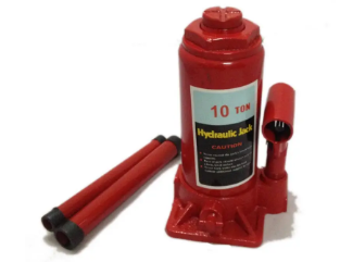 鋼廠檢修人員用液壓千斤頂拆解減速機齒輪軸