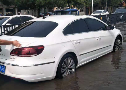 車輛在水中拋錨后能用機械千斤頂頂車嗎