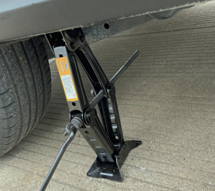 新能源車可以用哪種類型的千斤頂